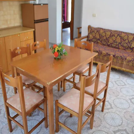 شقة Three-bedroom In *