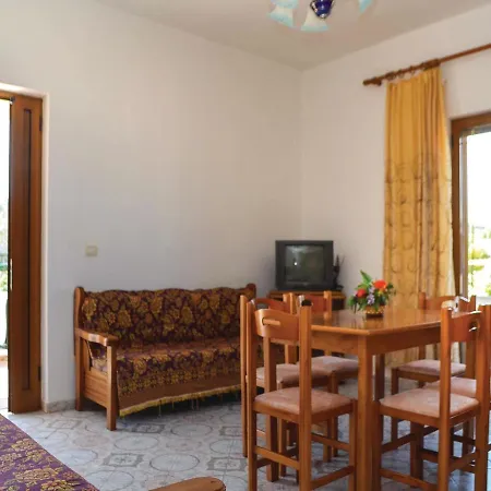 Three-bedroom In * كساميل